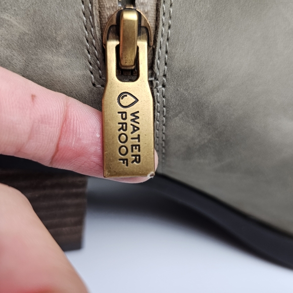 Vionic Shantelle Olive Green Waterproof Nubuck Leather Ankle Zip Booties 9 - Picture 6 of 12